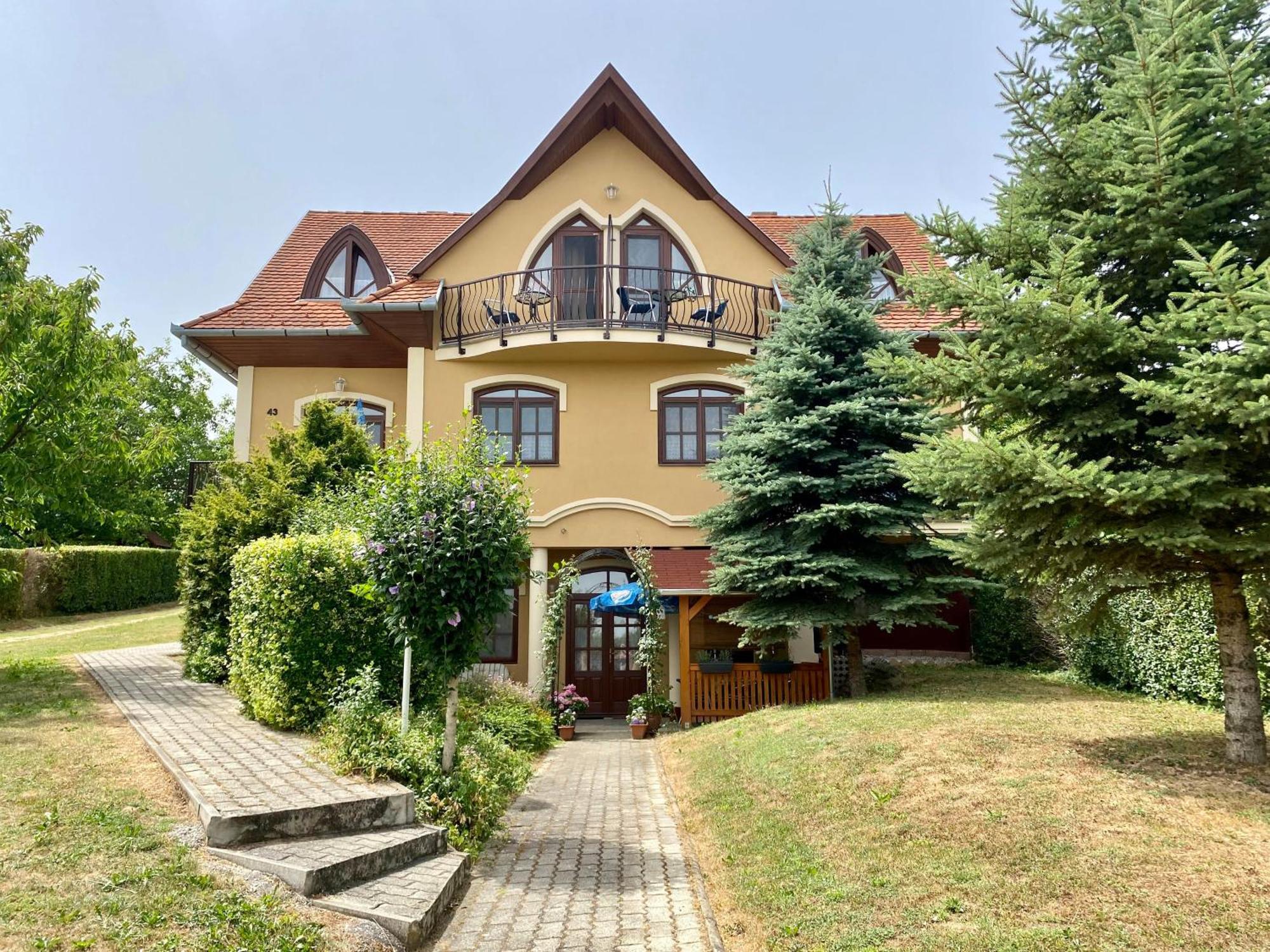 Апартаменты Katalin App. Zalagyoengye Залакарош Экстерьер фото